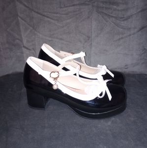 Jingpin Black and White Lolita T Steal Low Block Heel Size 37 US Size 6 NWOT